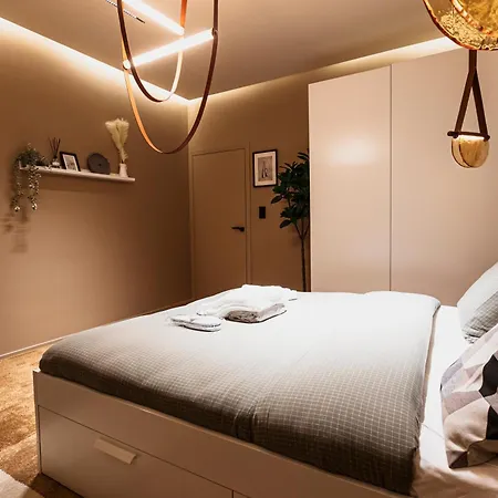 Golden Dove Luxury Apartment Brussels Exterior photo